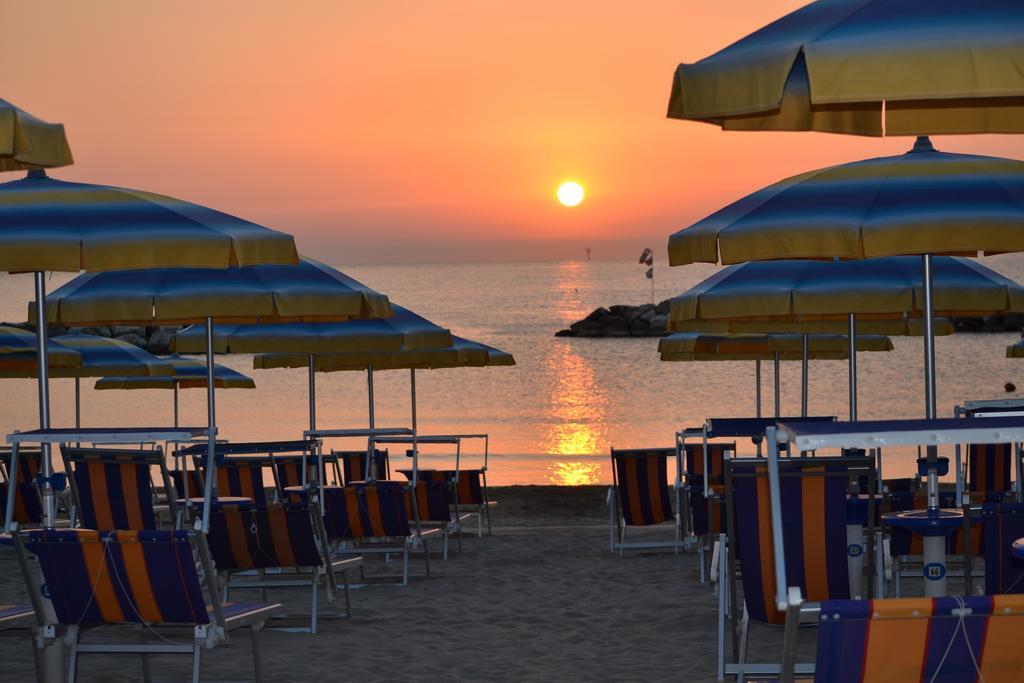 Hotel Europa Cupra Marittima Exteriér fotografie